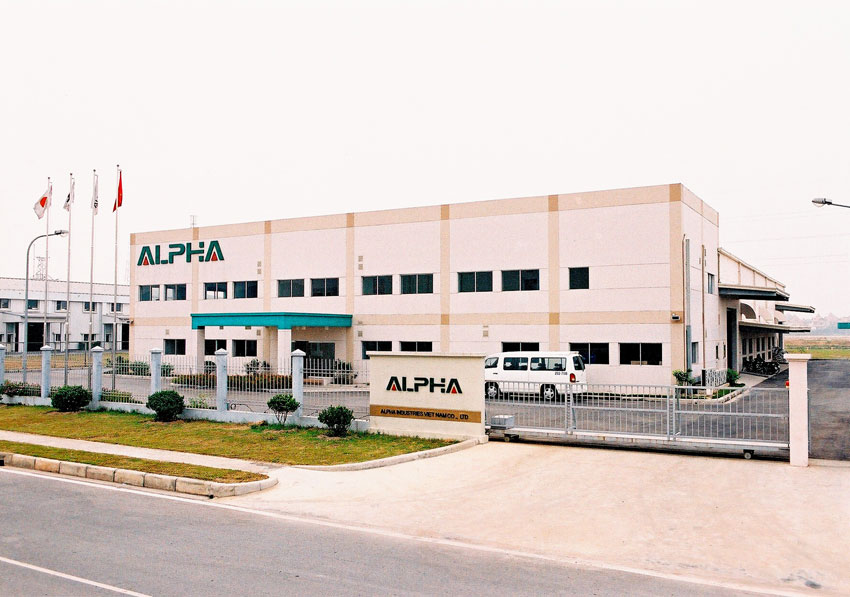 Ống dẫn cải thiện tình trạng tĩnh điện trong dây chuyền đúc nhựa nhà máy Alpha